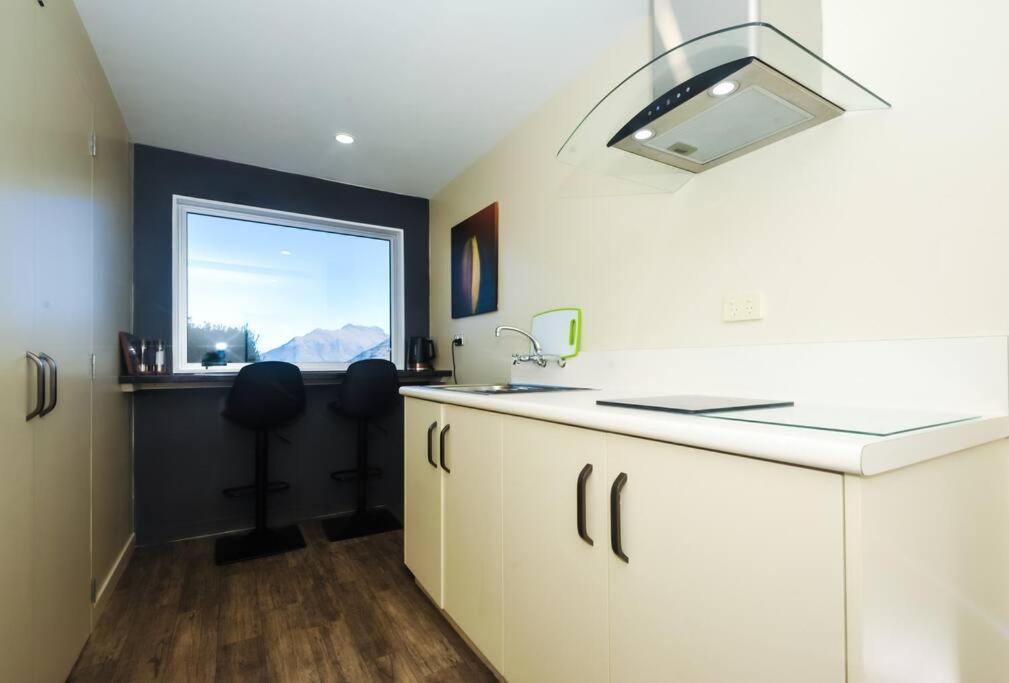 Lovely Apartment- Amazing Lake & Mountain Views Queenstown Exterior photo