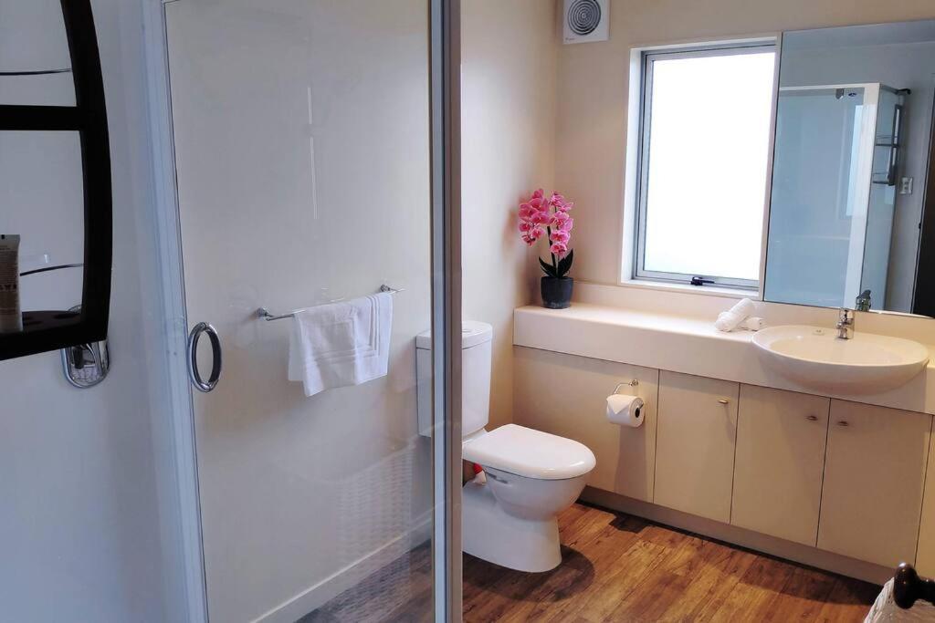Lovely Apartment- Amazing Lake & Mountain Views Queenstown Exterior photo